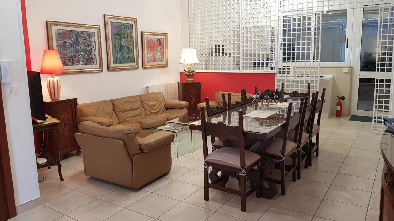 Amanda'S Apartment Таранто Екстериор снимка
