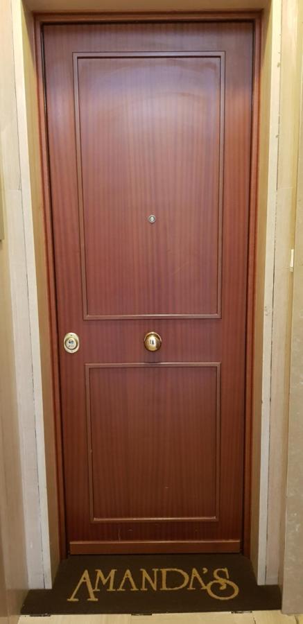 Amanda'S Apartment Таранто Екстериор снимка