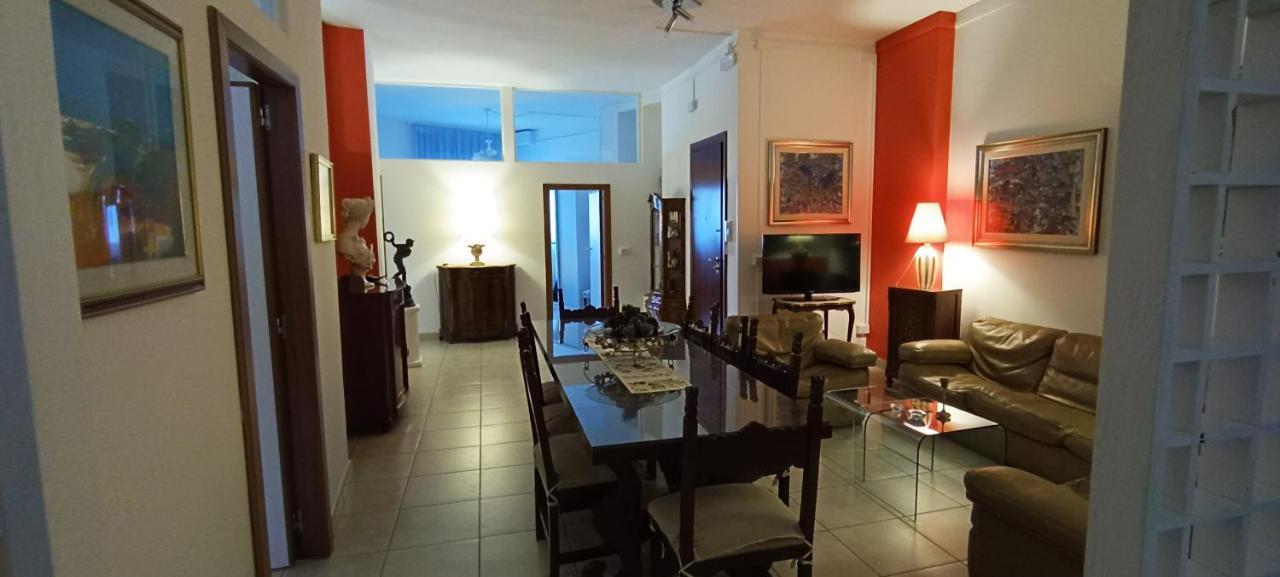 Amanda'S Apartment Таранто Екстериор снимка