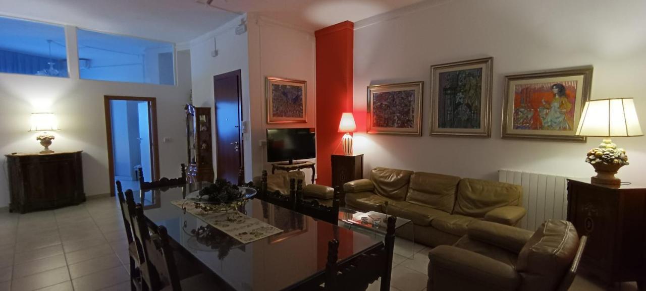 Amanda'S Apartment Таранто Екстериор снимка