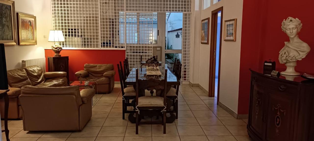 Amanda'S Apartment Таранто Екстериор снимка